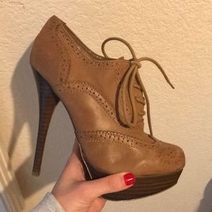 Steve Madden Brown Leather Pumps